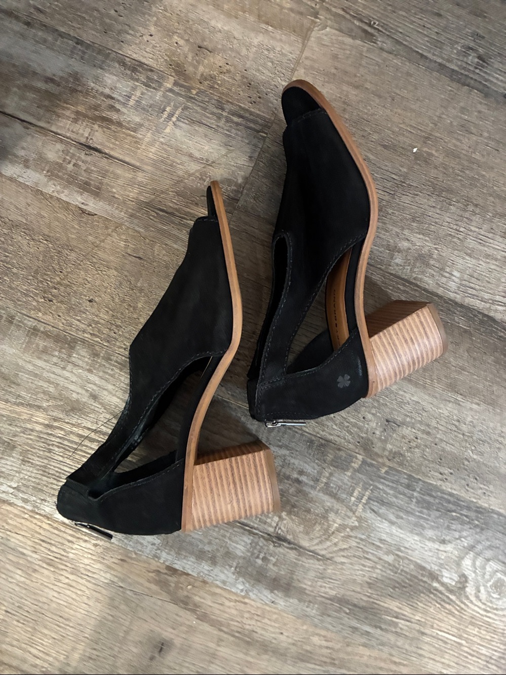Lucky Brand 2 1/2” Chunky Heel Black Suede Peep-Toe Ankle Boots Zipper Back Sz 7